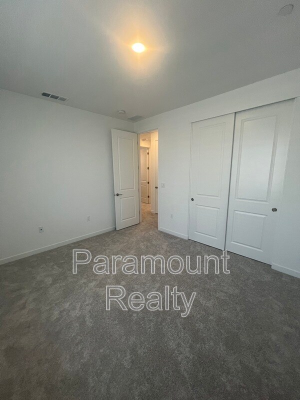 Building Photo - 1740 Lacey Ave