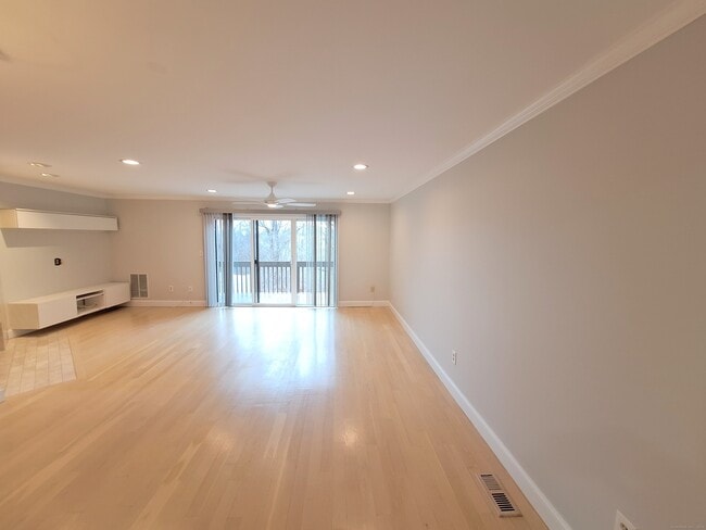 Building Photo - 238 Skyview Dr