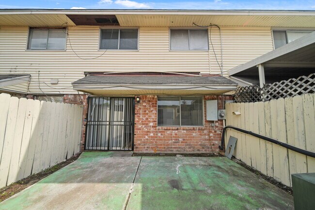 Building Photo - 13464 Castilian Dr