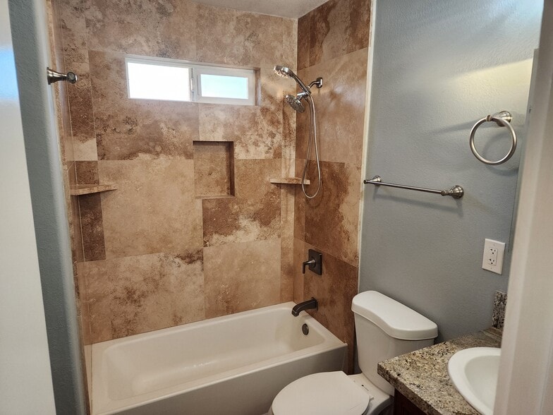 Building Photo - 3549 Highland Ave