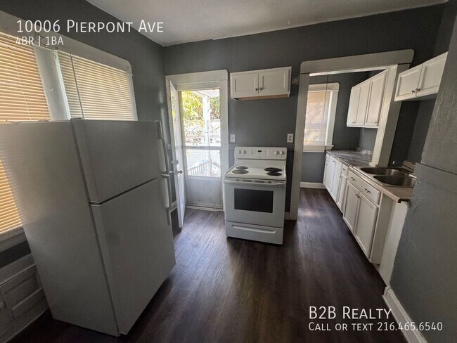 Building Photo - 10006 Pierpont Ave