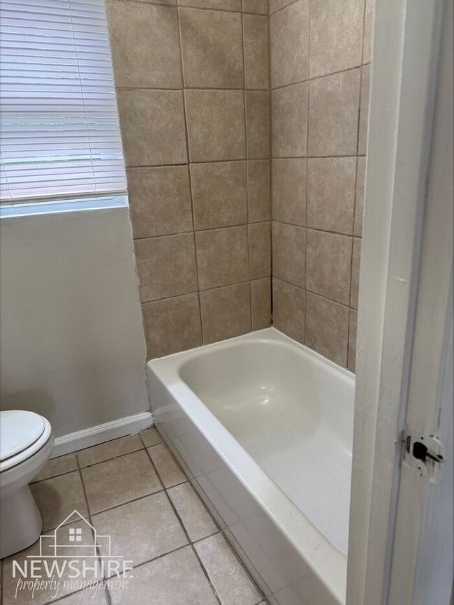 Building Photo - 2 Bedroom Town Home! - Discover Hampton Ave Apartments in Greenville, SC!