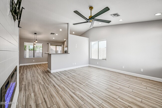 Building Photo - 3735 W Charlotte Dr