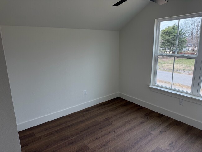 Building Photo - 408 2nd Ave SE