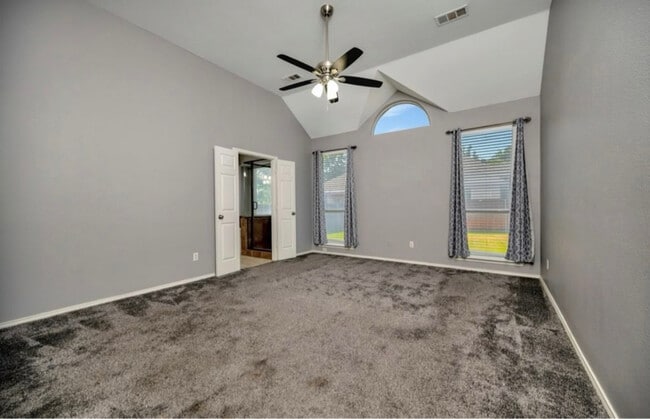 Building Photo - 10150 Santa Clara Ave