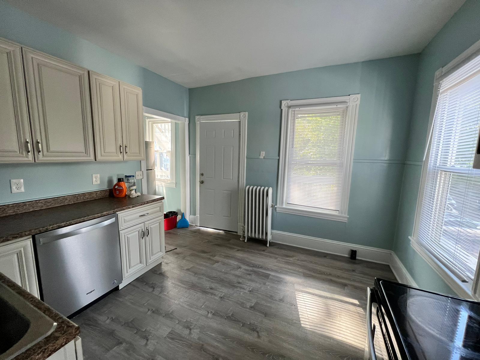 Building Photo - 988 Chicopee St