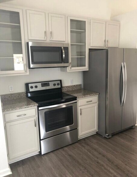 Kitchen - 5403 Ivocet Dr