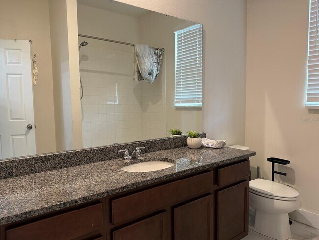 Building Photo - 2422 Riverbank Cv