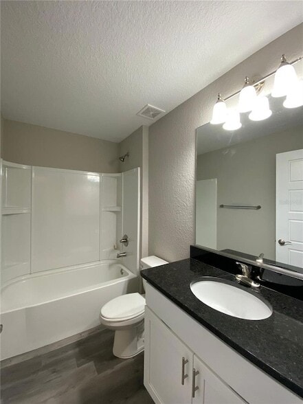 Building Photo - 5221 SW 115th Loop