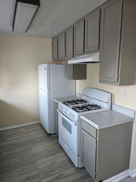 Building Photo - 417 N Glenwood Pl