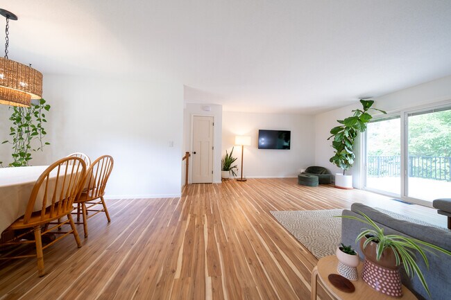 Building Photo - 13396 Everest Ave