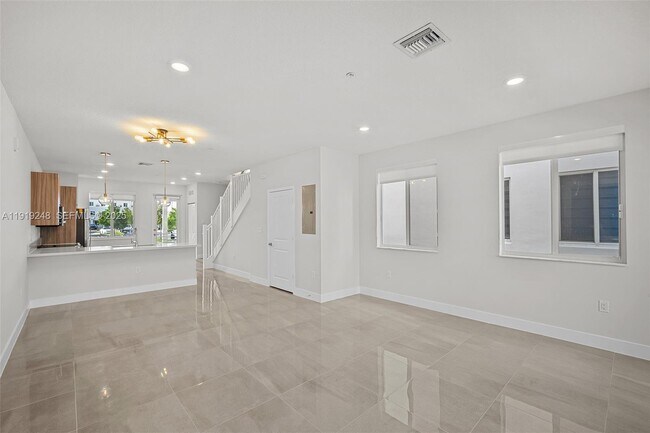 Building Photo - 10270 NW 66th St