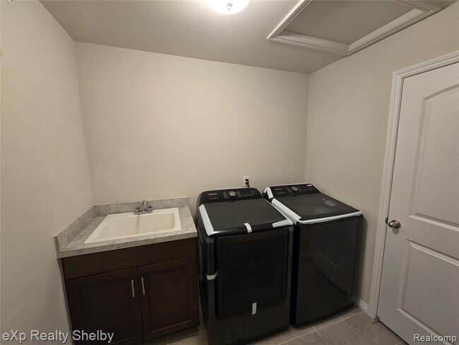 Building Photo - 1164 Starwood Ln