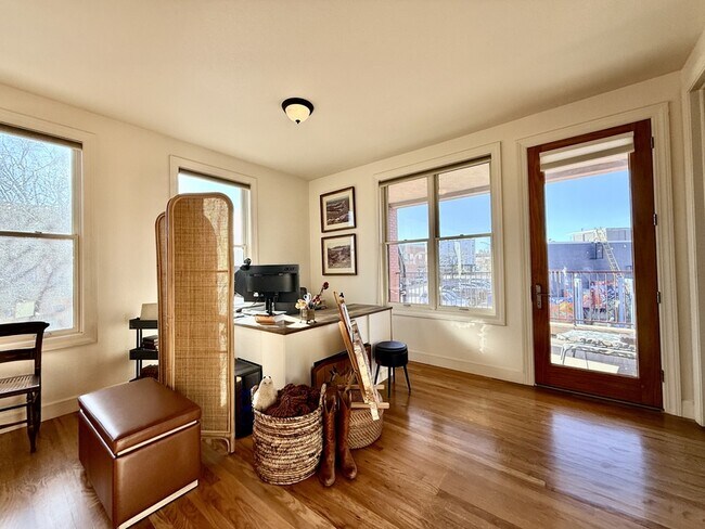 Building Photo - 261 Pine St