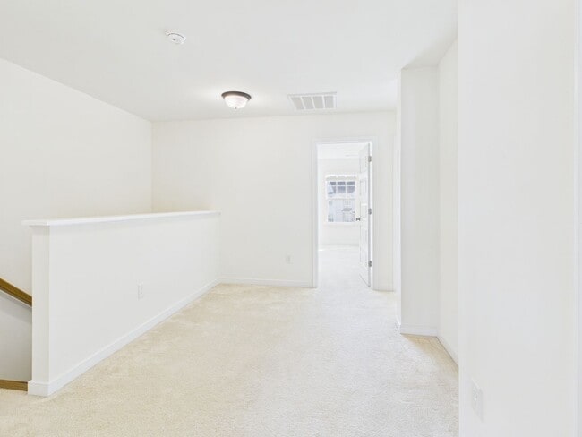 Building Photo - 6600 Wy Pt Dr