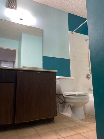 Building Photo - 827 Kinau St