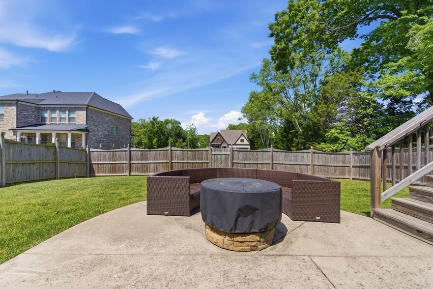 Building Photo - 7036 Bennett Dr.