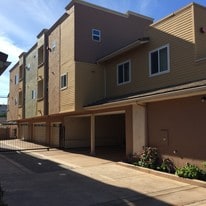 Building Photo - 221 Palm Ave