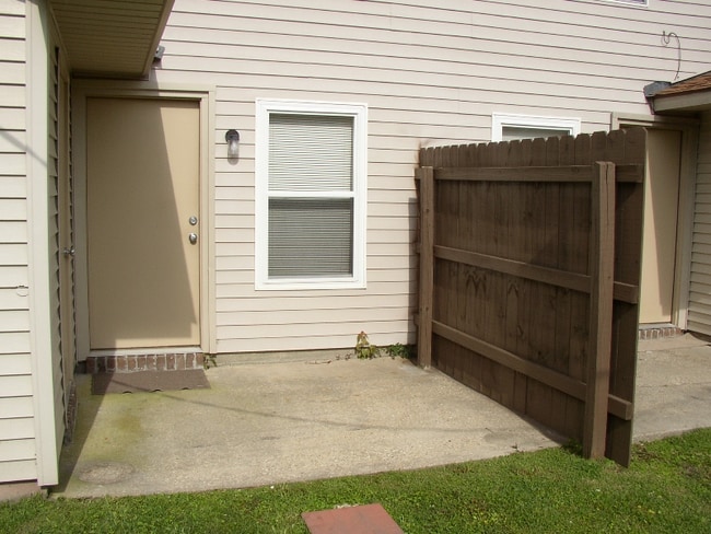 Building Photo - 1940 6th St