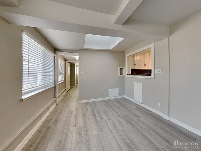 Building Photo - 308 Grape St