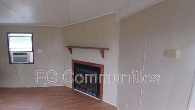 Building Photo - 2155 White Pine M H P Rd