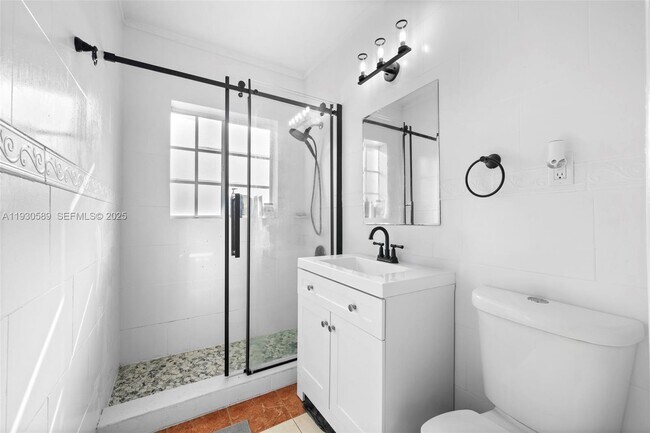 Building Photo - 555 NE 73rd St