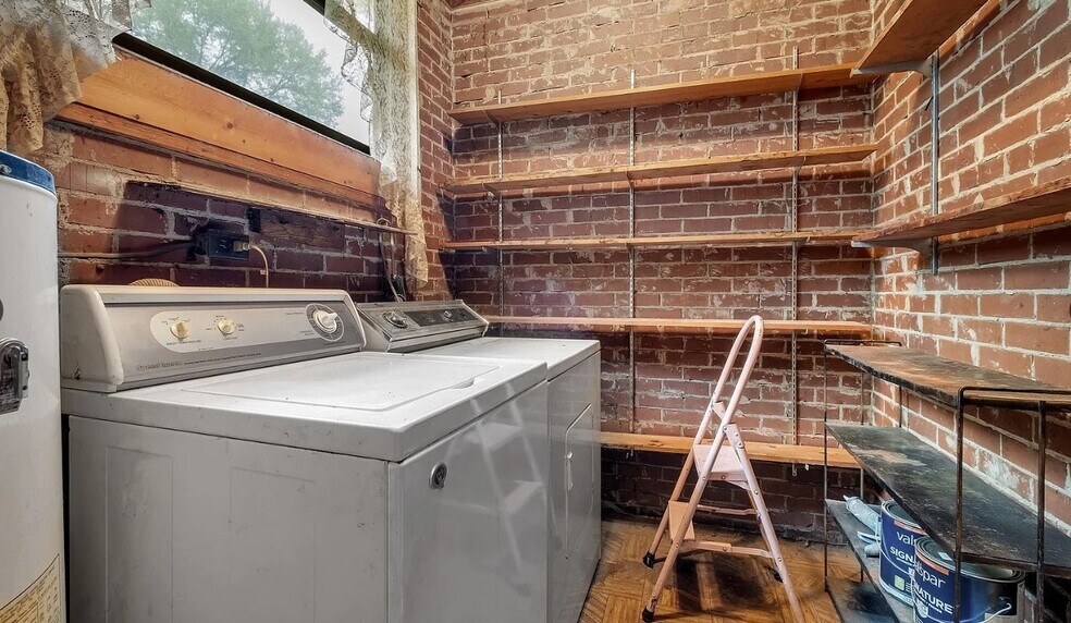Laundry Room - 1927 Grimes Ln