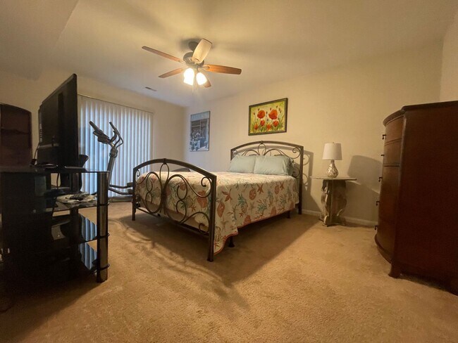 Building Photo - Ocean Pines condo fully furnished! Locatio...