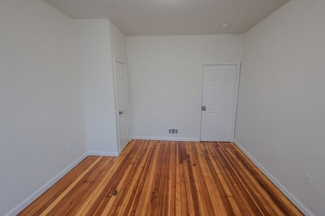 Building Photo - 127 Intervale St