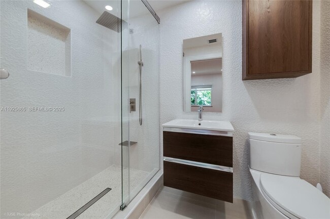 Building Photo - 1449 Cecilia Ave