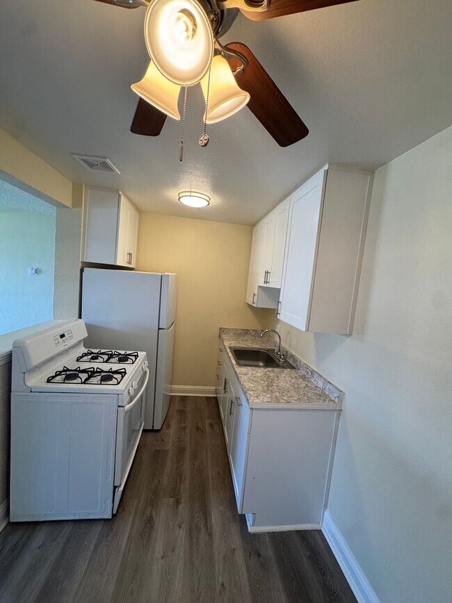 Building Photo - Welcome to SkyView Villa & Somerset Apartm...