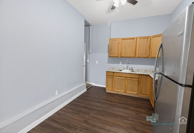 Building Photo - 1-Bed/1-Bath Cozy Living in the Heart of Sandy