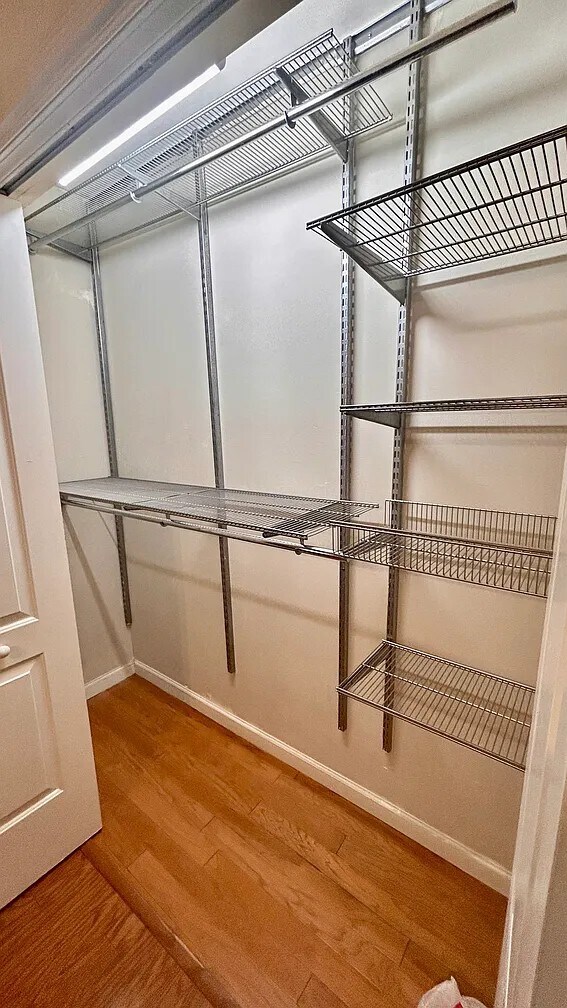 Building Photo - 800 NE 6th St