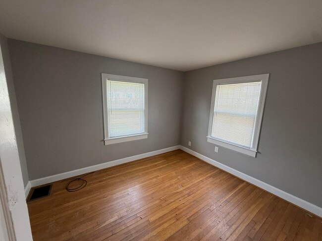 Building Photo - 1107 Highland Park Dr