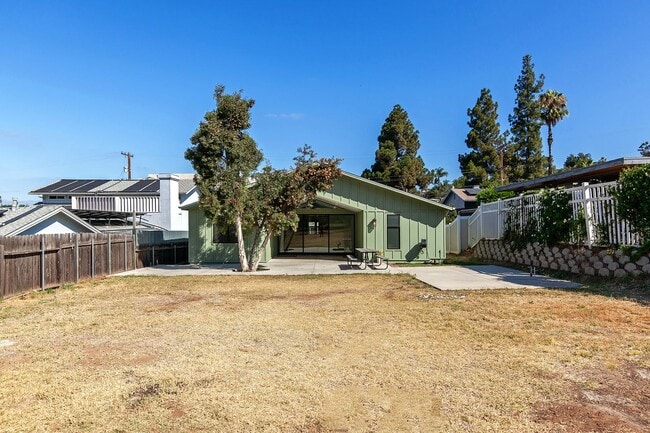 Building Photo - 7843 Quince St