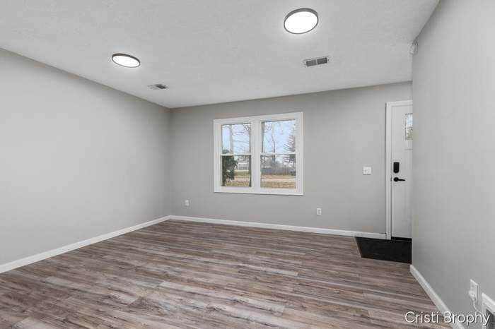 Building Photo - 952 Woodside Dr