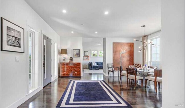 Building Photo - 230 Newcomb St