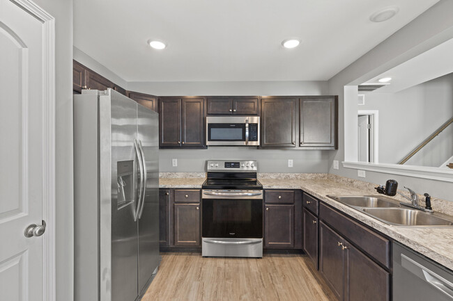 Building Photo - 237 Parker Pl