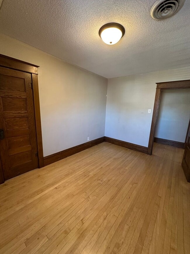 Building Photo - 139/141 6th St NW