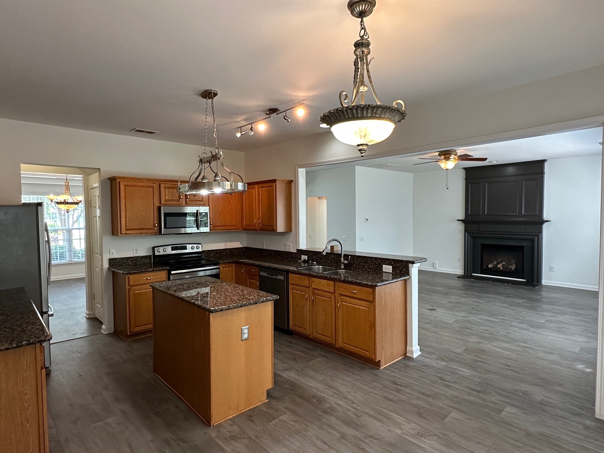 Building Photo - 7811 Noland Woods Dr