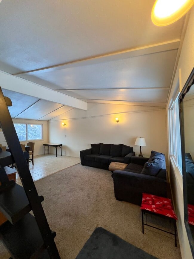 Building Photo - 601 Fairbanks St