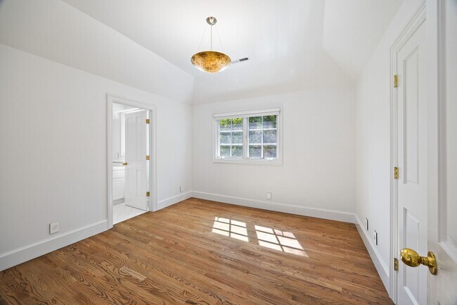 Building Photo - For Rent: Well-Appointed Atherton Home For...