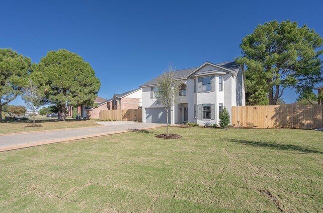 Building Photo - 8121 San Antonio St