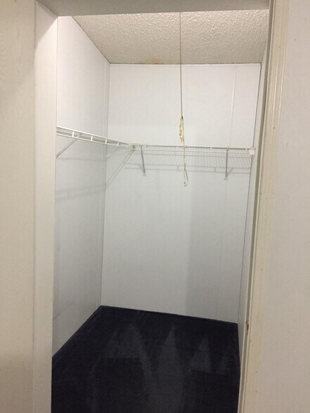 Building Photo - 7610 Plumwood Dr