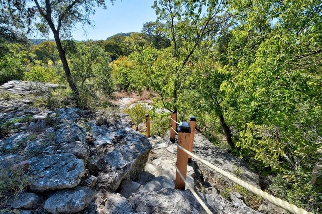 Building Photo - 108 Hub Dr