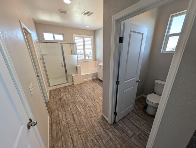 Building Photo - 8096 Skye Roar Ct