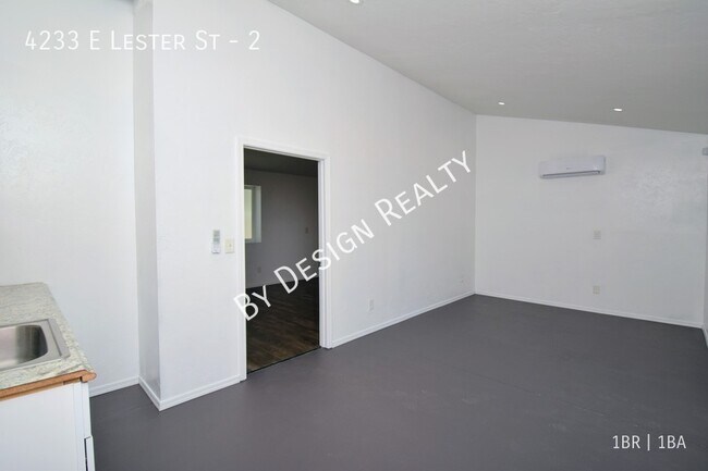 Building Photo - 4233 E Lester St