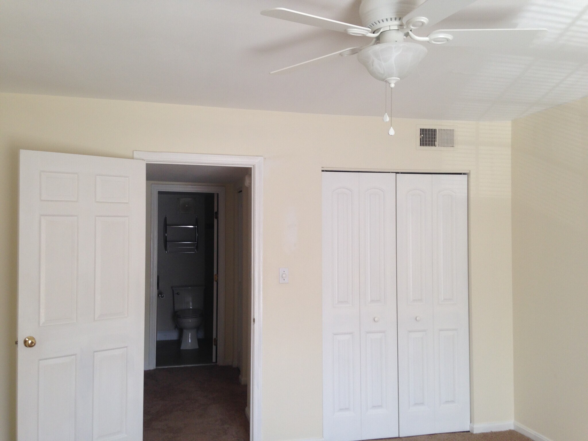 Building Photo - 809 Highwood Dr