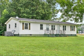Building Photo - 1953 Batts Ln