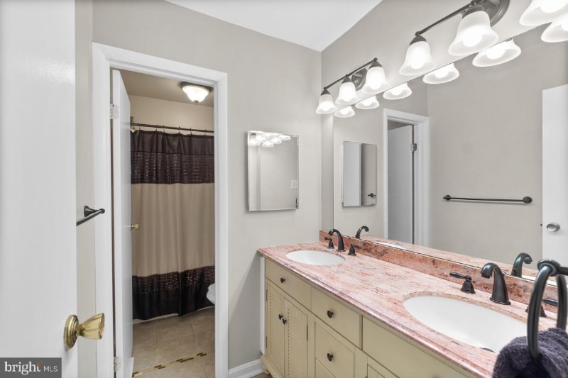 Building Photo - 5615 Open Sky